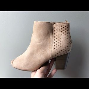 Tan/taupe-colored block heels